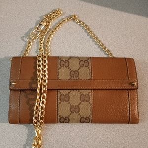 Rare Vintage Gucci long wallet, comes with removable chain